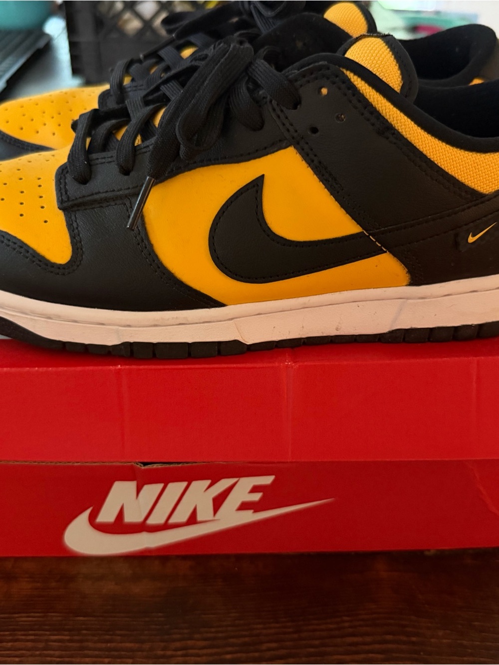 Nike dunks size 10- Black and Yellow
